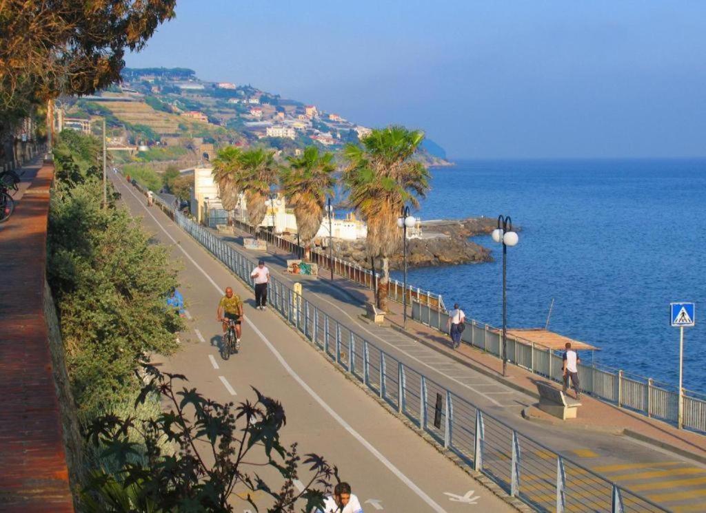 Casa Rosa Lucia Centrale Con Parcheggio Sanremo Dış mekan fotoğraf