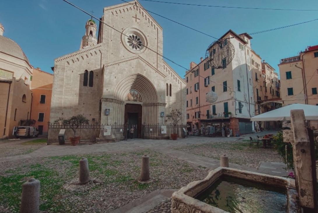 Casa Rosa Lucia Centrale Con Parcheggio Sanremo Dış mekan fotoğraf