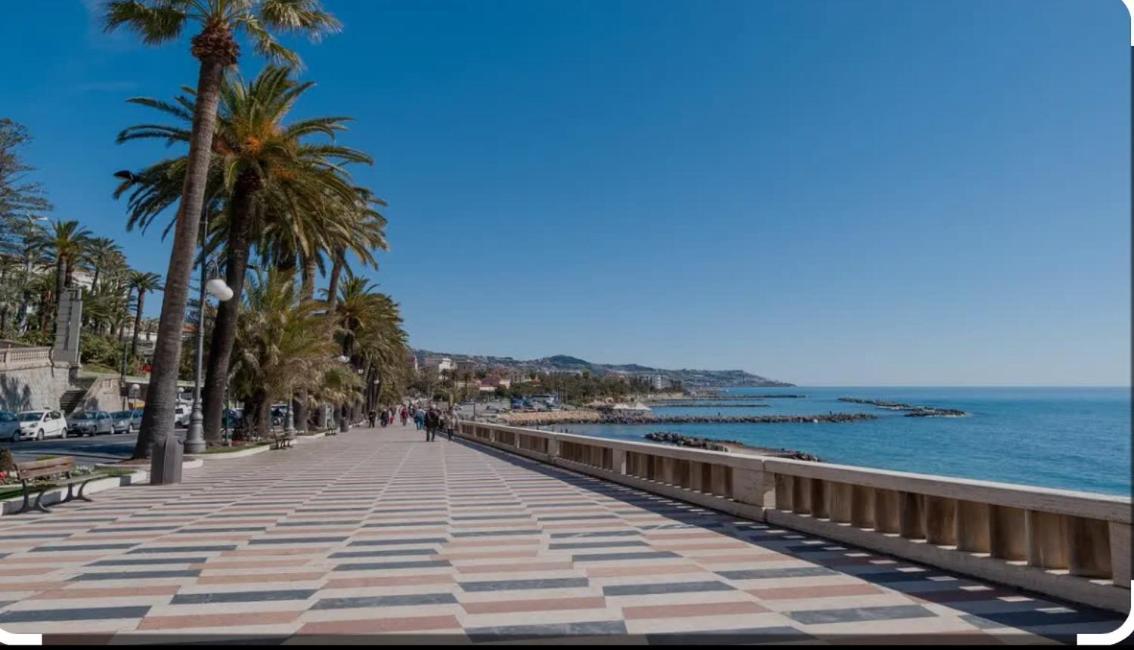 Casa Rosa Lucia Centrale Con Parcheggio Sanremo Dış mekan fotoğraf